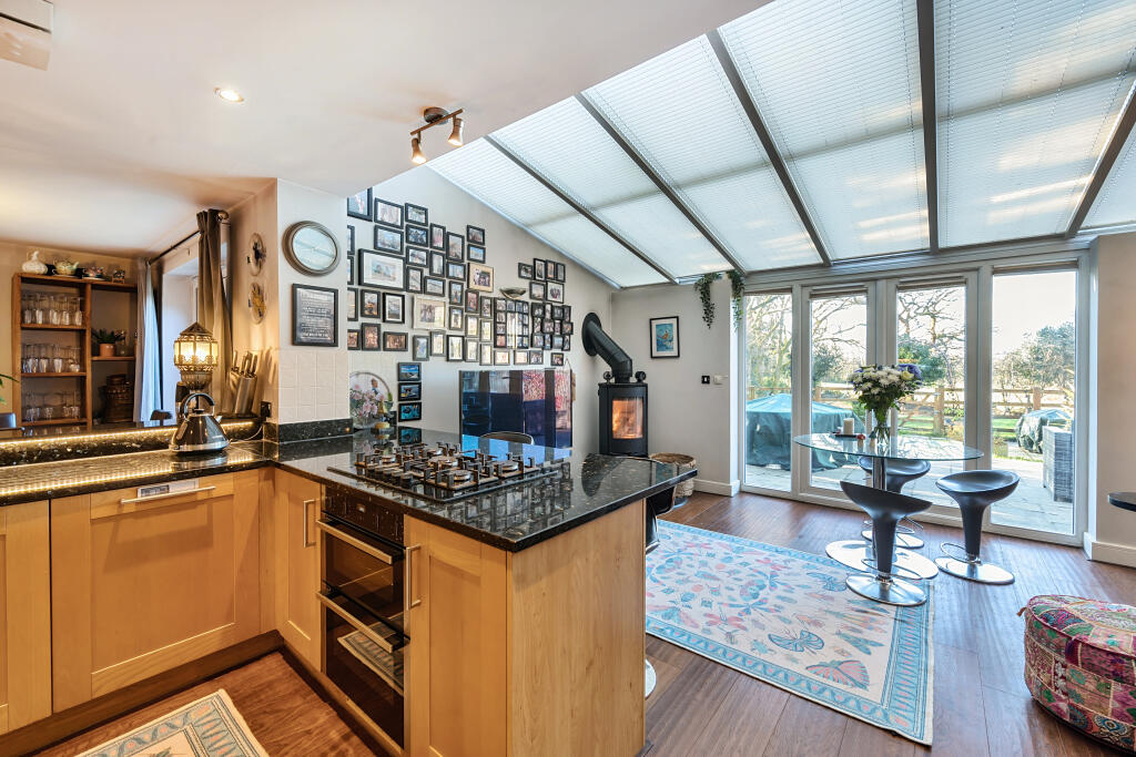 Additional image 12 of Newbery Close, Caterham, CR3