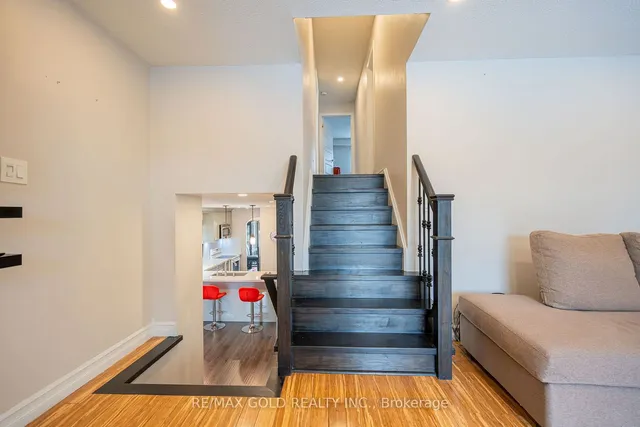 Additional image 19 of 4 Simmons Blvd