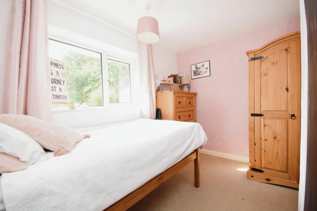 Additional image 8 of Meadgate Avenue, Great Baddow, Chelmsford