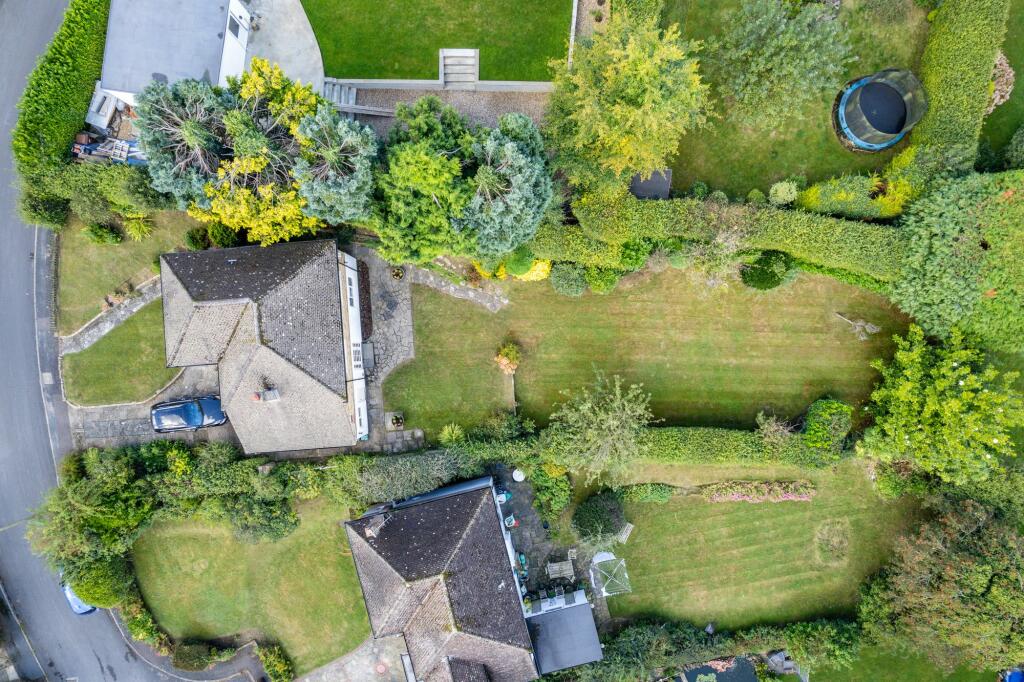 Woodside Close, Caterham, CR3