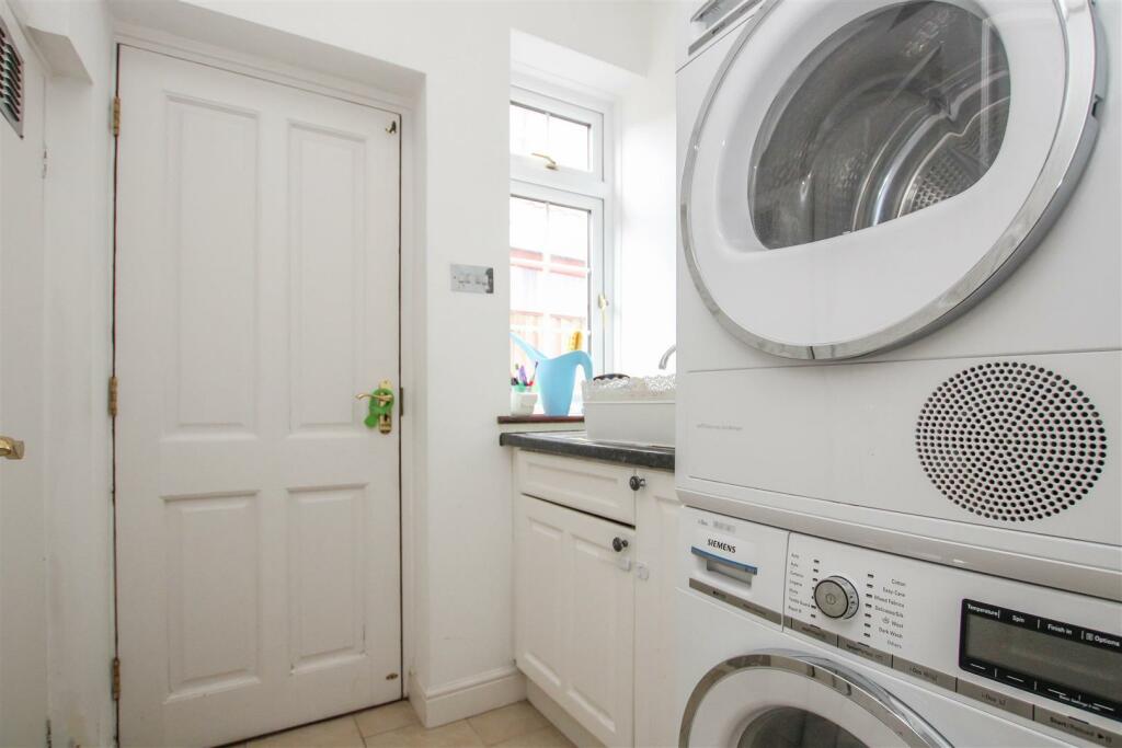 Additional image 12 of ** SIGNATURE HOME ** Cory Drive, Hutton, Brentwood