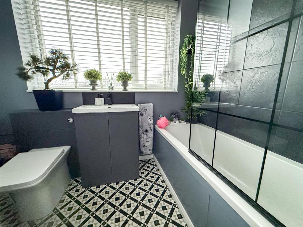 Additional image 23 of Cherry Tree Avenue, Clacton-On-Sea, Essex