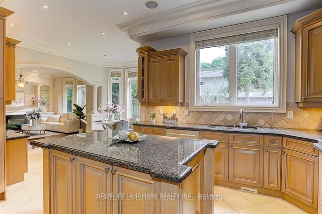 Additional image 9 of 34 Moccasin Tr