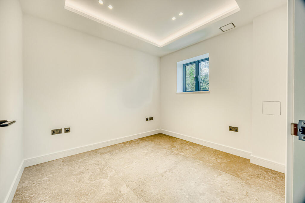 Additional image 21 of Broomhills Chase, Billericay, CM12