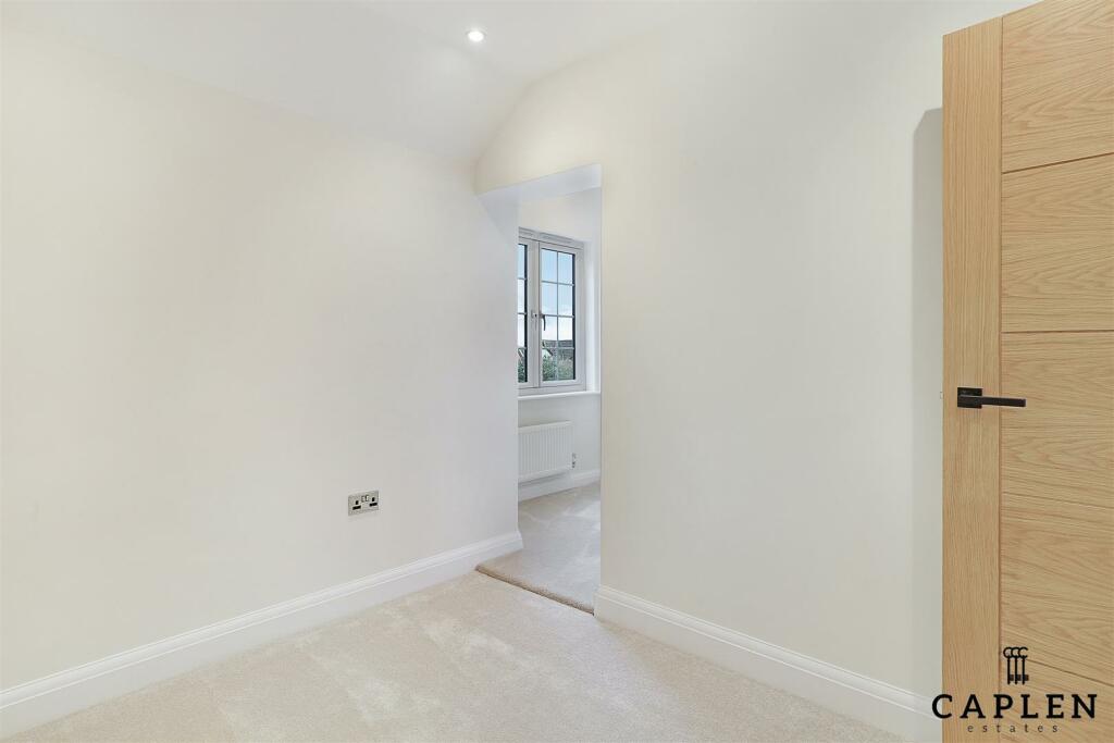 Additional image 12 of Coopers Hill, Ongar