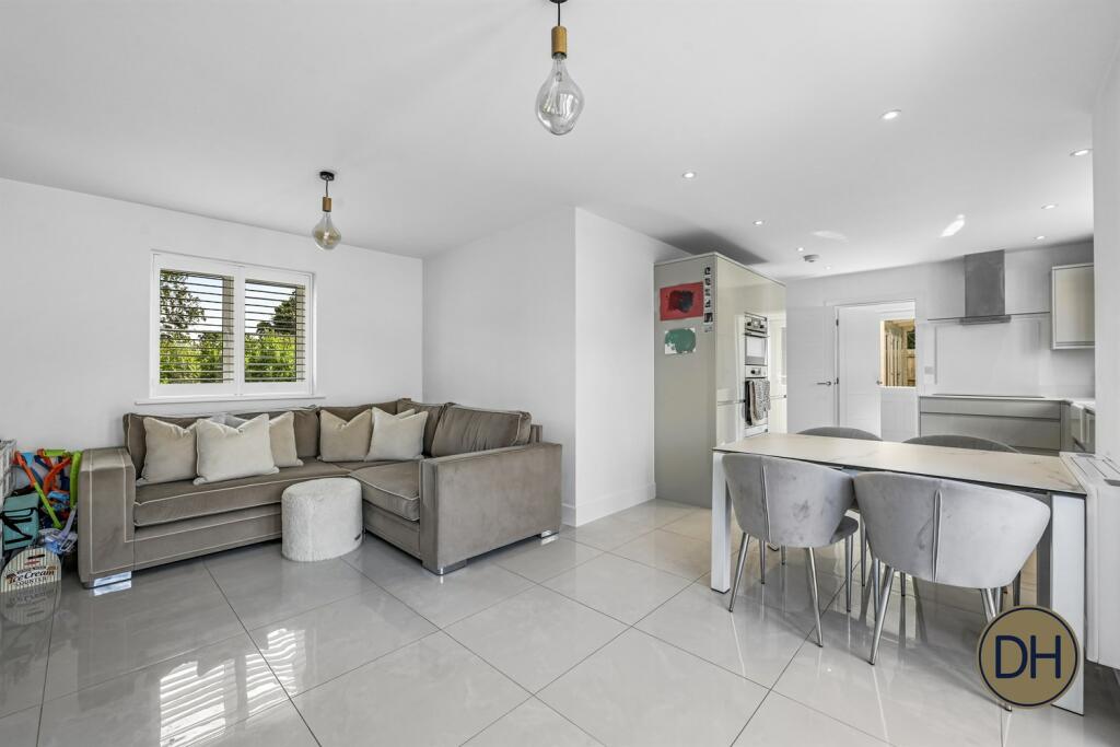 Additional image 7 of Highfield Close, Hastingwood, Essex CM17