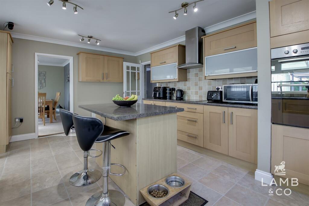 Additional image 4 of Queensway, Holland-On-Sea