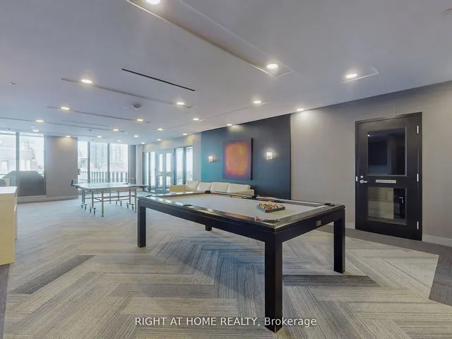 Additional image 32 of 49 East Liberty St Unit 2005