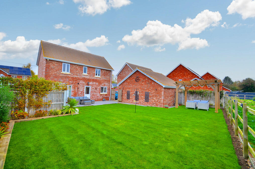 Additional image 20 of Manningtree, CO11