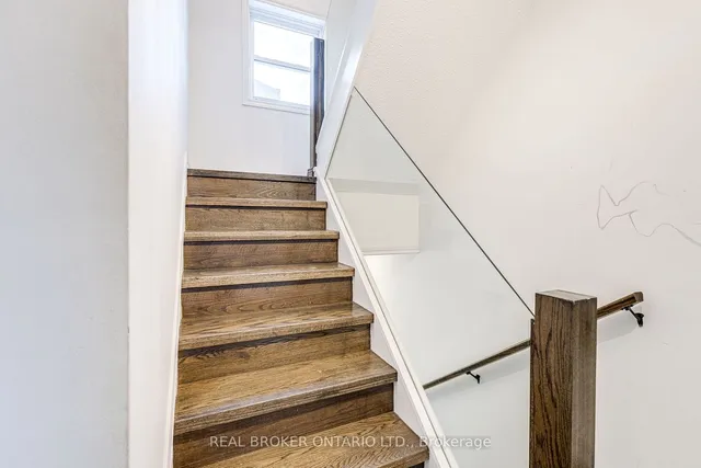 Additional image 12 of 50 Scarborough Golf Club Rd Unit 114