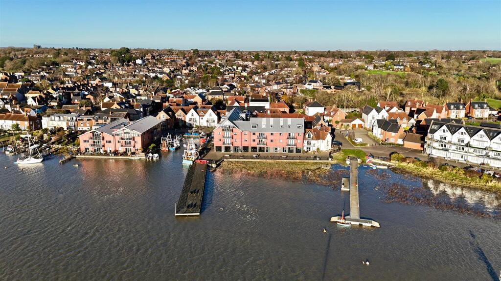 Additional image 17 of River Facing, Wivenhoe