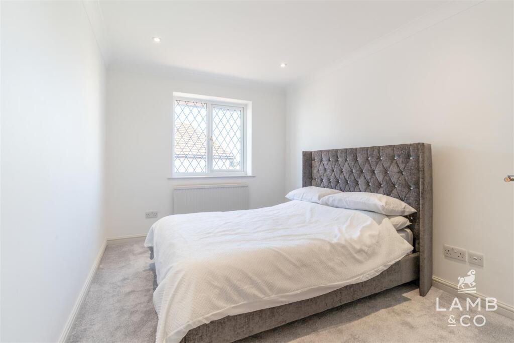 Additional image 23 of Seafront Position, Walton On The Naze