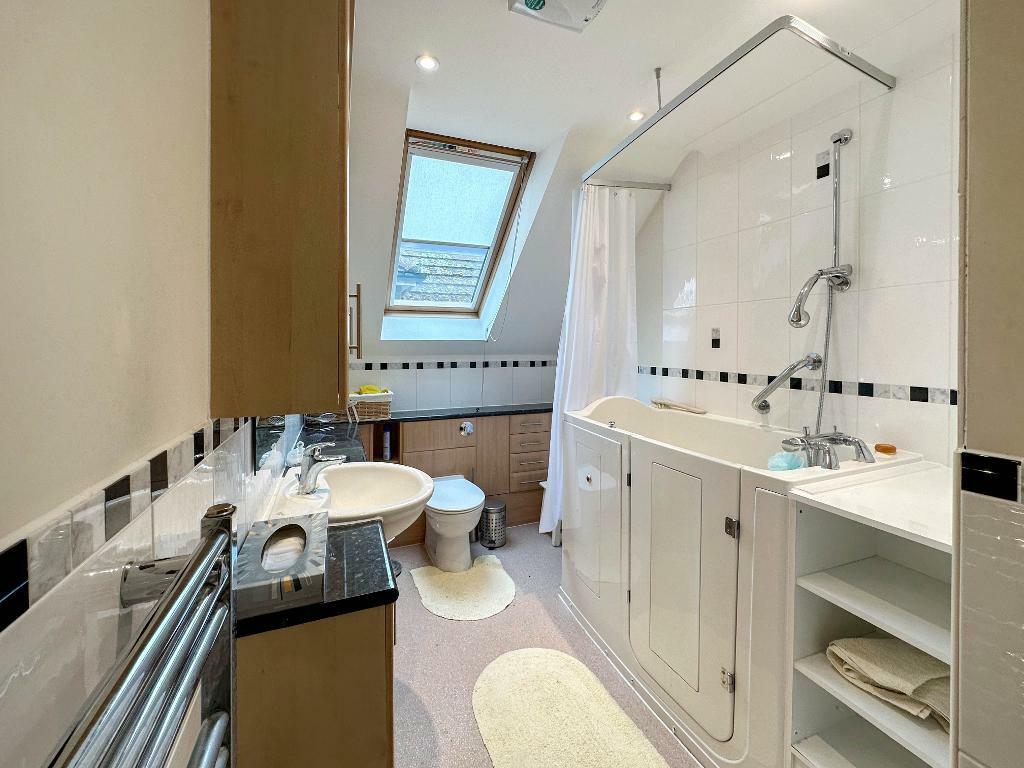 Additional image 10 of 303 Limpsfield Road, Warlingham, CR6 9RL