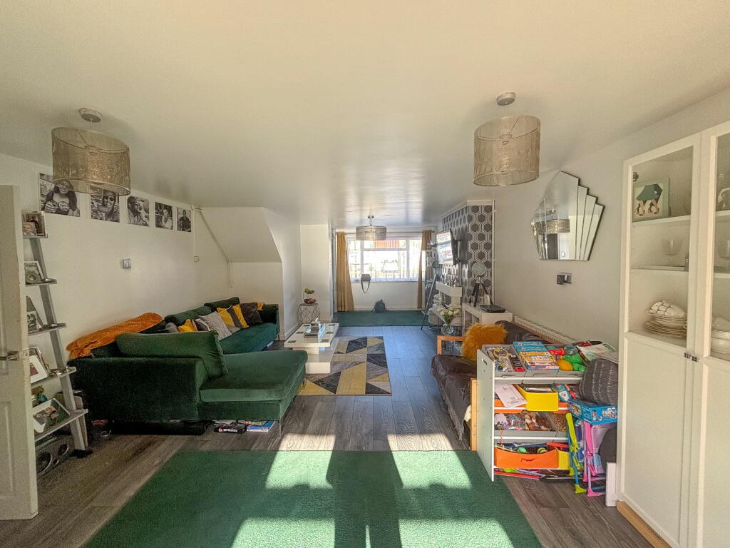 Additional image 10 of Glovers Field, Kelvedon Hatch, Brentwood