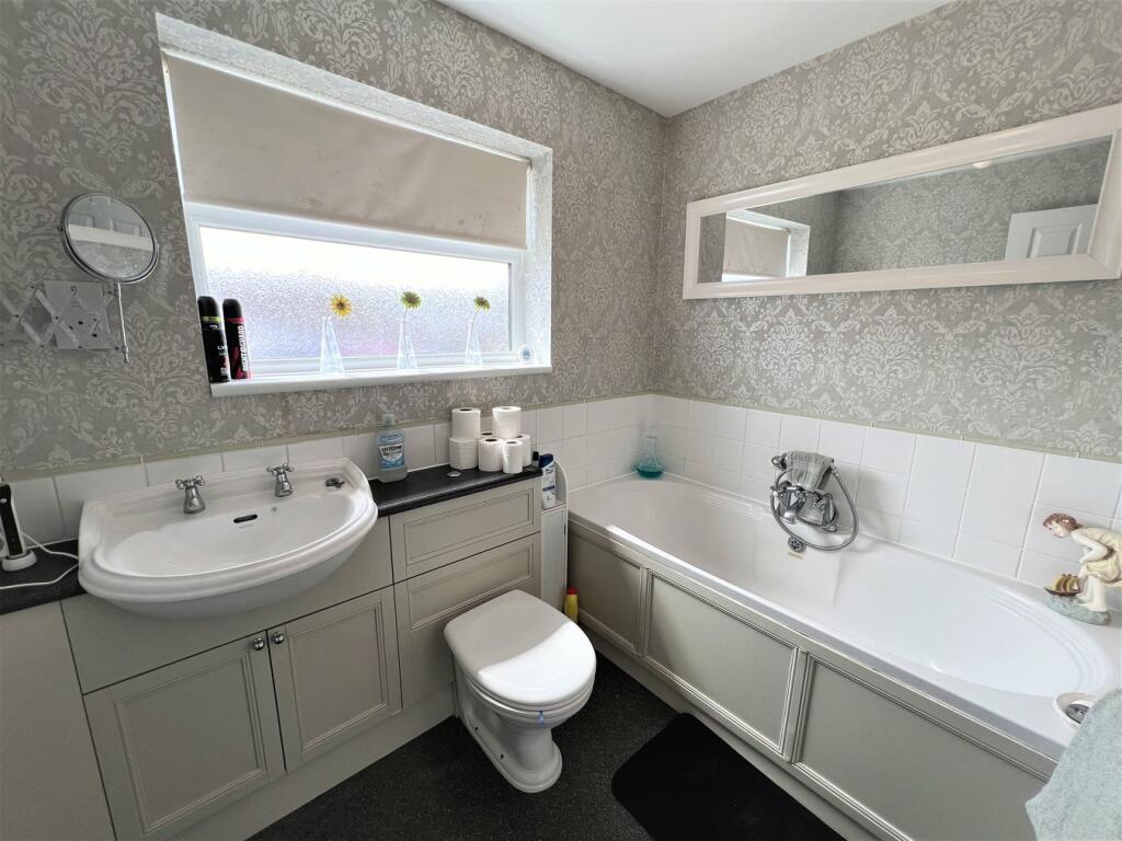 Additional image 16 of Brian Bishop Close, WALTON ON THE NAZE, CO14