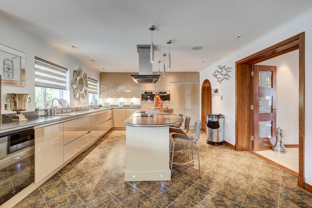 Additional image 7 of Cliff Way, Frinton-on-Sea