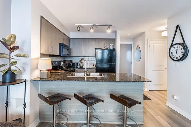 Additional image 25 of 80 Esther Lorrie Dr Unit 1116