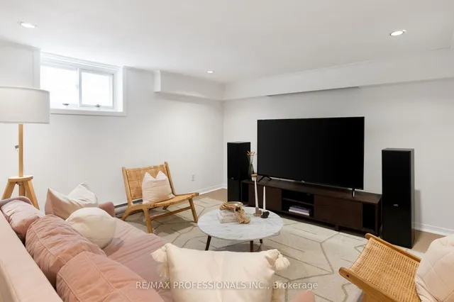 Additional image 33 of 107 The Kingsway