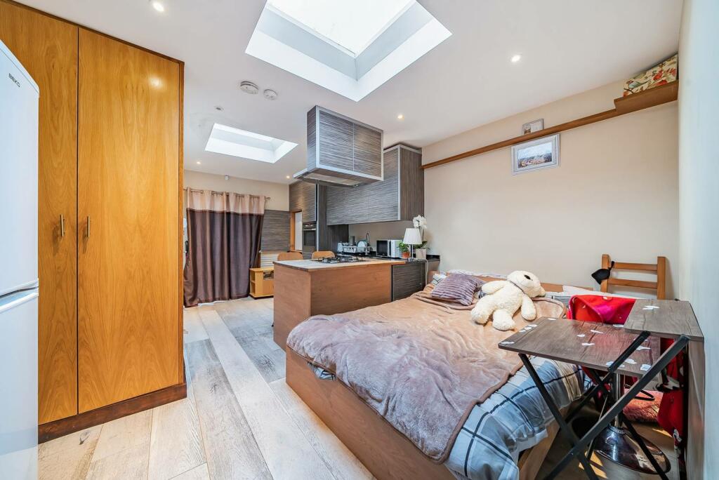 Additional image 12 of Bramcote Avenue, Mitcham, CR4