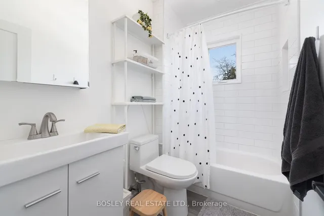 Additional image 25 of 233 Mcroberts Ave