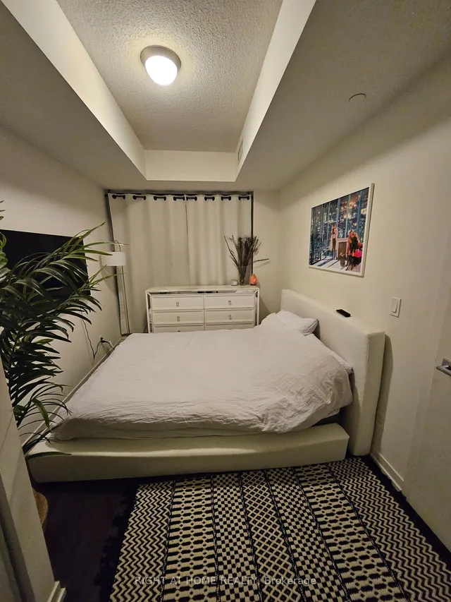 Additional image 11 of 49 East Liberty St Unit 2005