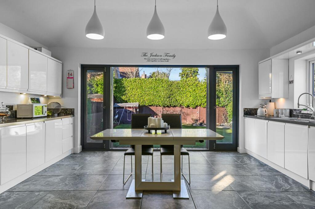 Additional image 5 of West Belvedere, Danbury, CM3