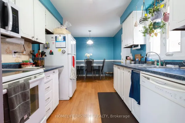 Additional image 14 of 12 Summertime Crt