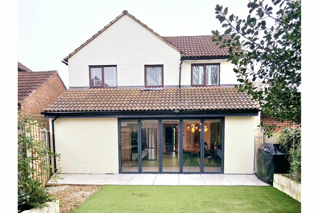 Additional image 17 of Blenheim Road, Brentwood, CM15