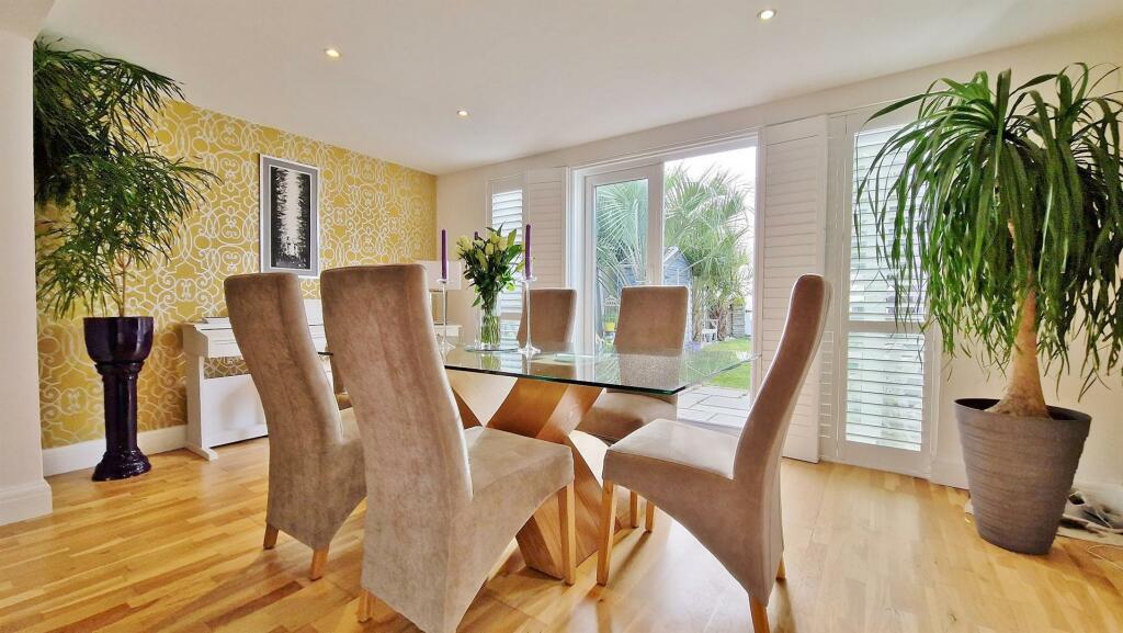 Additional image 16 of The Beach House, Green Lane, Walton On The Naze