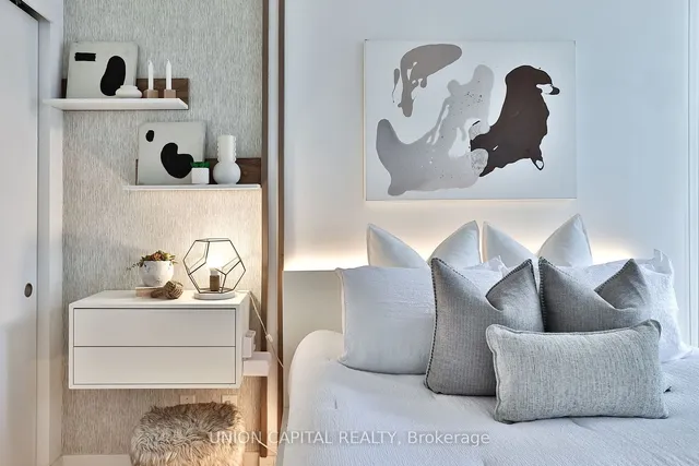 Additional image 19 of 161 Roehampton Ave Unit 203