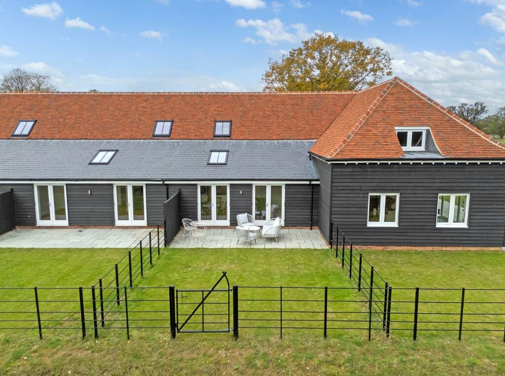 Additional image 18 of Brizes Park, Kelvedon Hatch