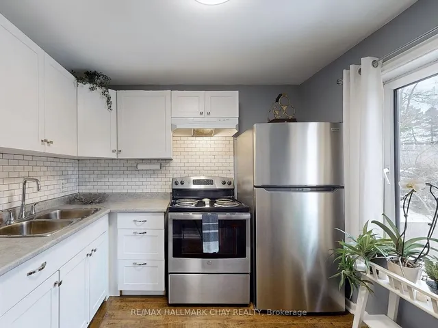 Additional image 17 of 16 Edinborough Crt