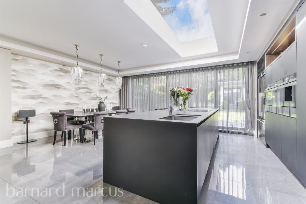 Additional image 3 of Elmfield Way, South Croydon