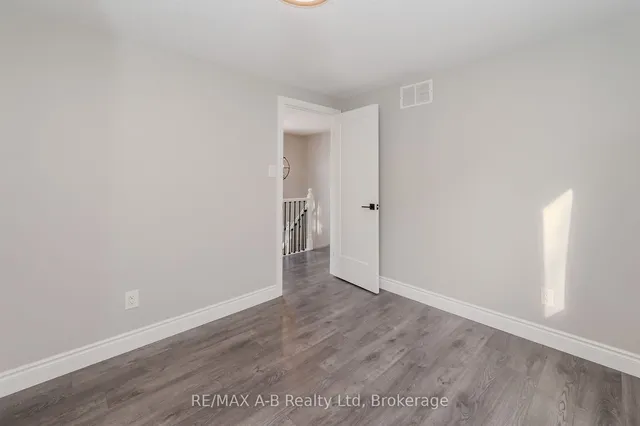 Additional image 15 of 284 Bridlewreath St