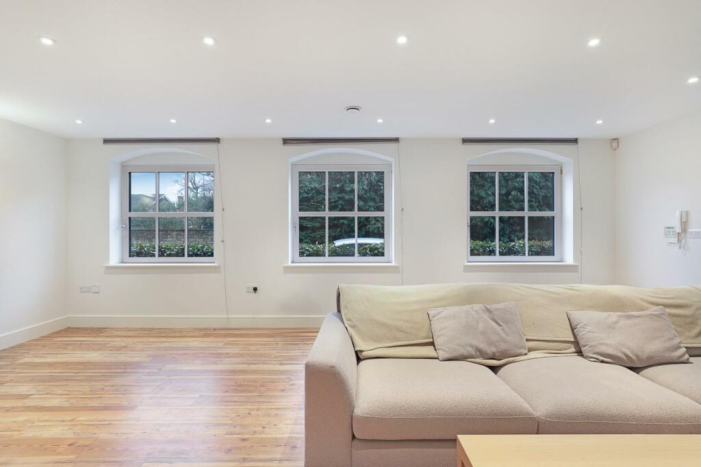 Additional image 4 of Clarks Mews Hemnall Street, Epping