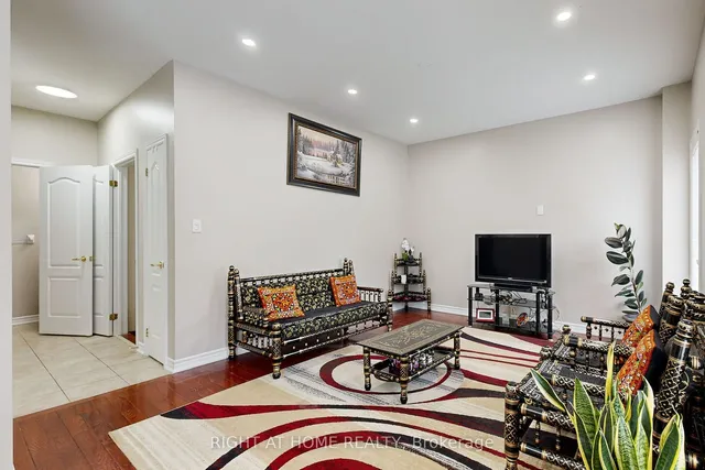 Additional image 7 of 16 Sculptor St