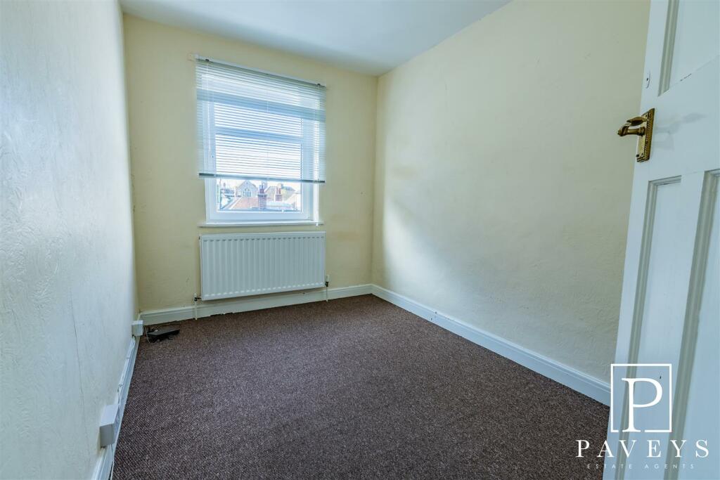 Additional image 18 of Connaught Avenue, Frinton-On-Sea