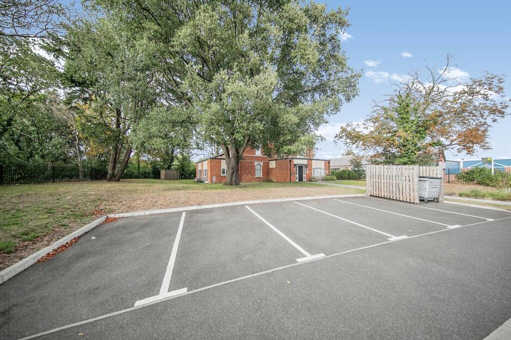 Additional image 14 of Old Rectory Drive, Colchester