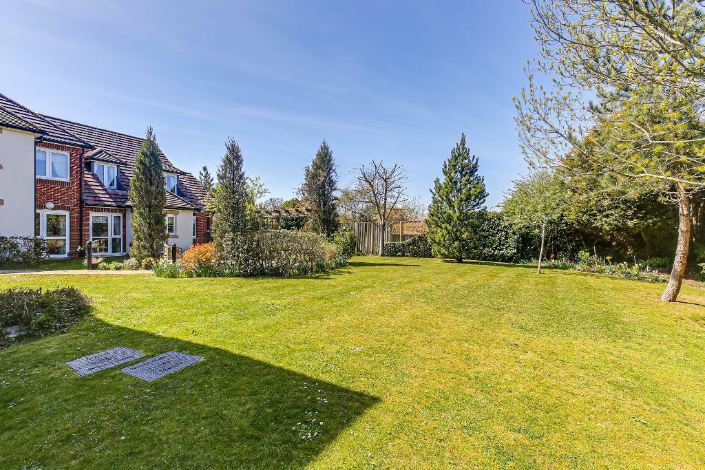 Additional image 2 of 545 Limpsfield Road, Warlingham, Surrey, CR6 9DX