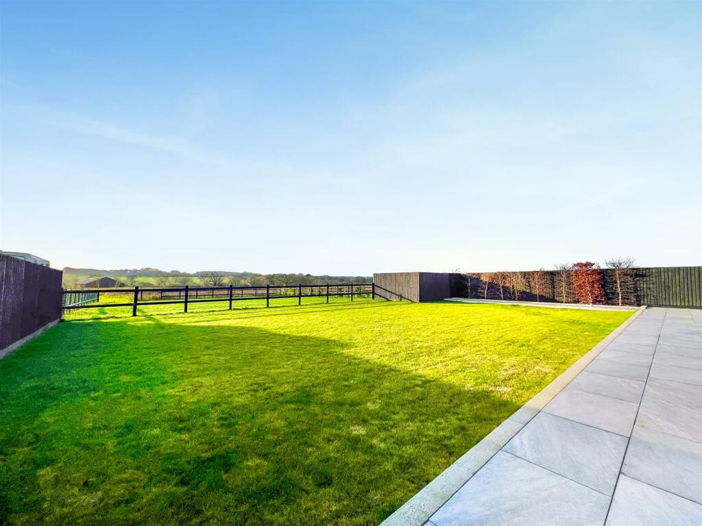 Additional image 22 of Ingatestone Road, Stock