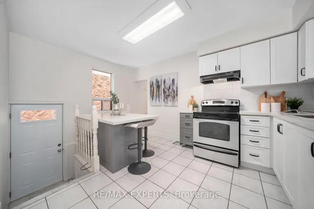 Additional image 10 of 54 Dennis Ave