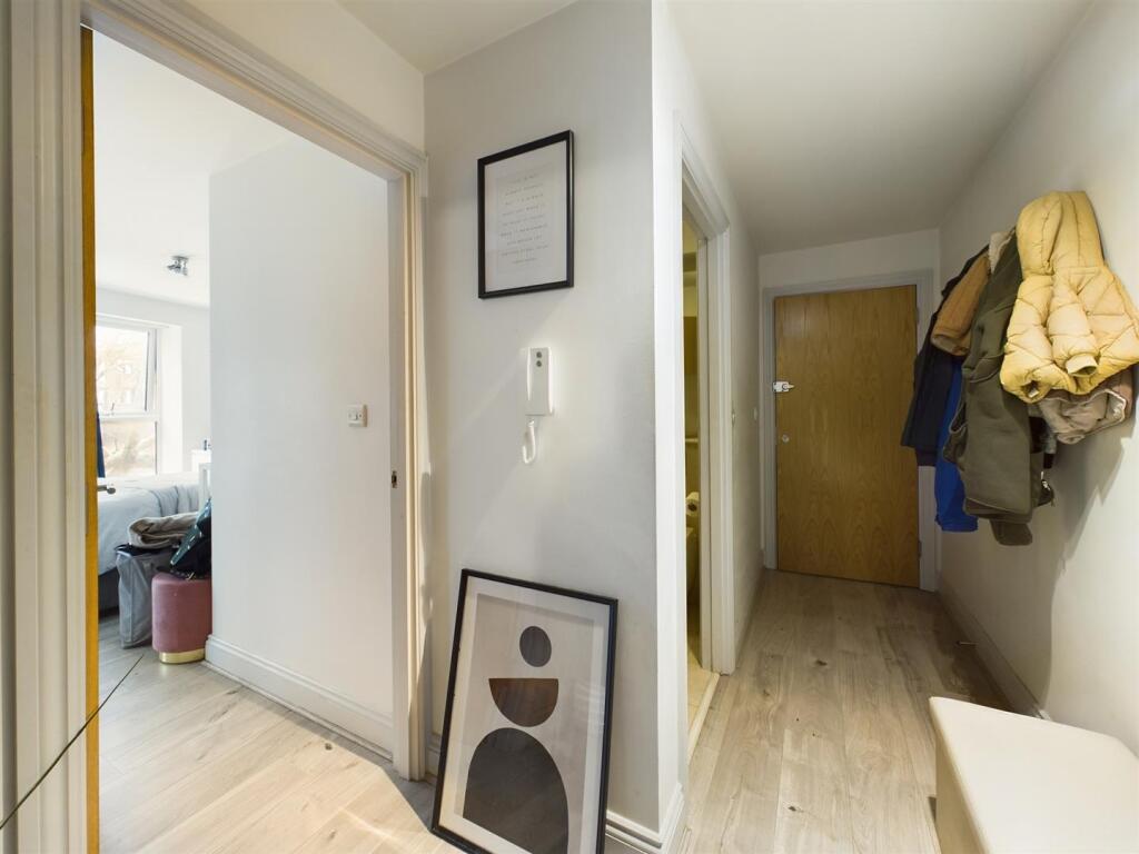 Additional image 9 of 23 Lion Green Road, Coulsdon