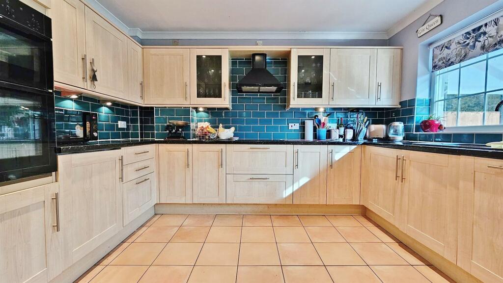 Additional image 6 of Laxton Grove, Great Holland