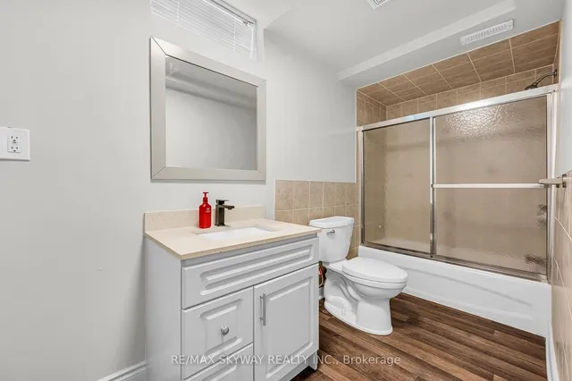 Additional image 31 of 9 Louvre Circ