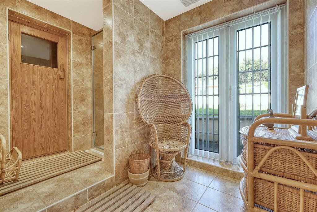 Additional image 28 of Hamlet Hill, Roydon: Spacious Detached Bungalow with Pool