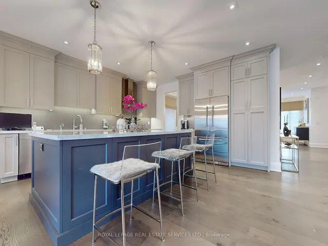 Additional image 9 of 696 Glengrove Ave