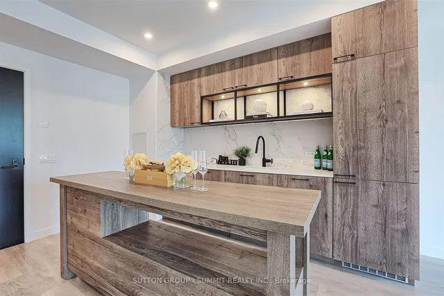 Additional image 6 of 505 RICHMOND St Unit 922