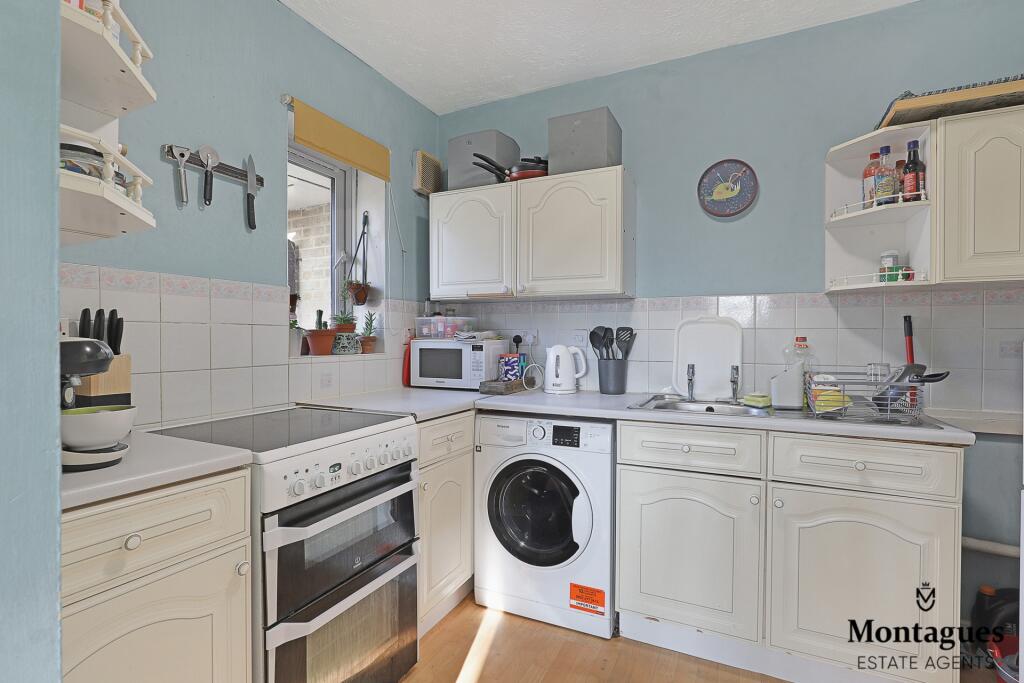 Additional image 4 of Woodland Grove, Epping, CM16