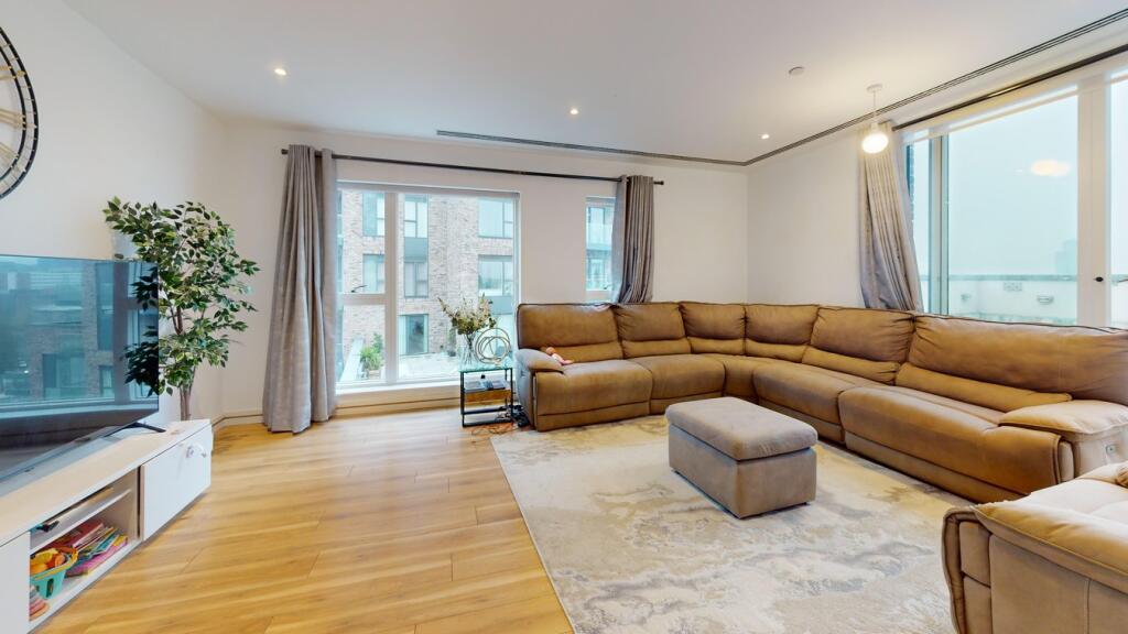 Additional image 9 of Cherry Orchard Road, Croydon, CR0