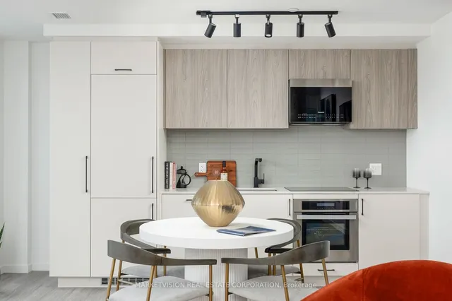 Additional image 3 of 689 The Queensway Unit 307